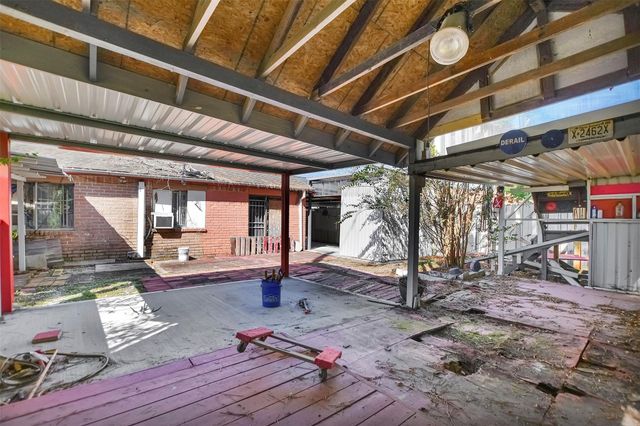8642 Flower Path Street, Houston, TX 77044
