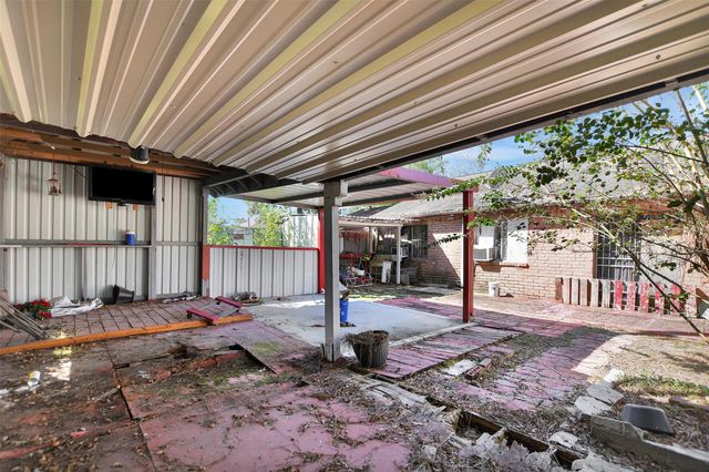 8642 Flower Path Street, Houston, TX 77044