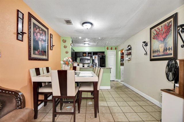 8642 Flower Path Street, Houston, TX 77044