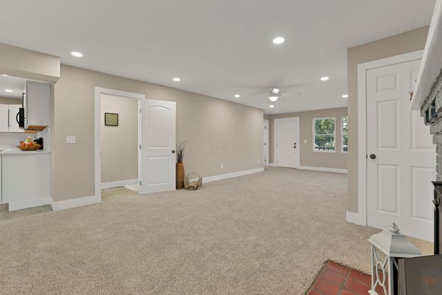 459 Lakeshore Drive E, Hebron, OH 43025