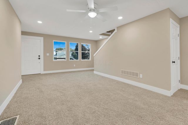 459 Lakeshore Drive E, Hebron, OH 43025