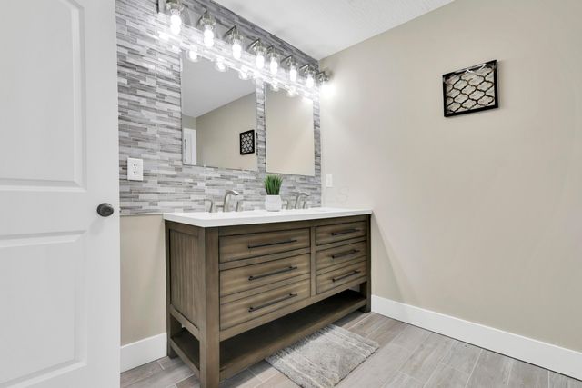 459 Lakeshore Drive E, Hebron, OH 43025