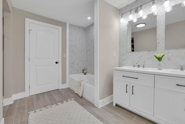459 Lakeshore Drive E, Hebron, OH 43025