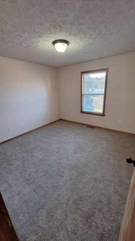 1305 E Hampton Drive, Ozark, MO 65721