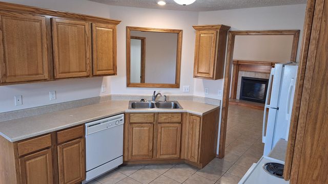 1305 E Hampton Drive, Ozark, MO 65721