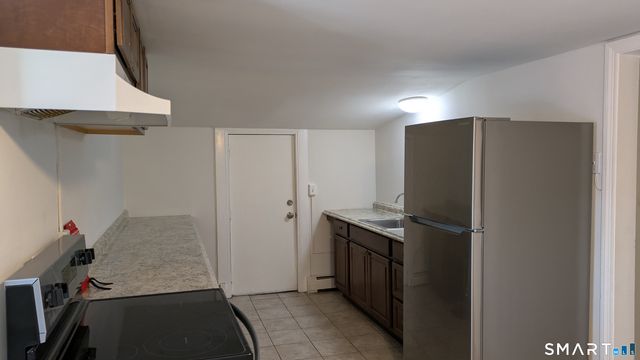 657 Naugatuck Avenue 2nd floor, Milford, CT 06461