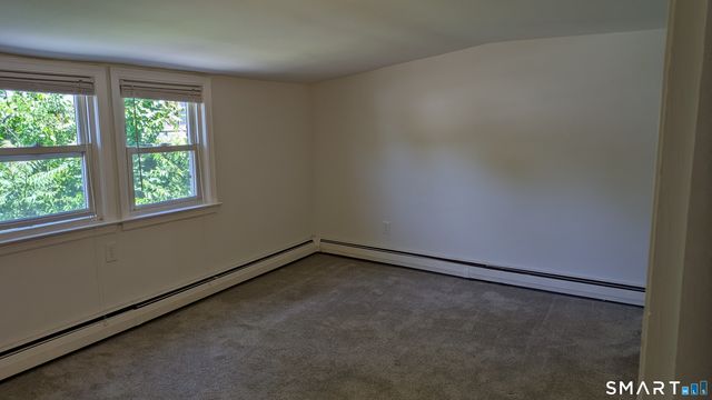 657 Naugatuck Avenue 2nd floor, Milford, CT 06461