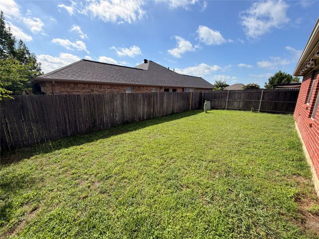 8604 Stetson Drive, Fort Worth, TX 76244