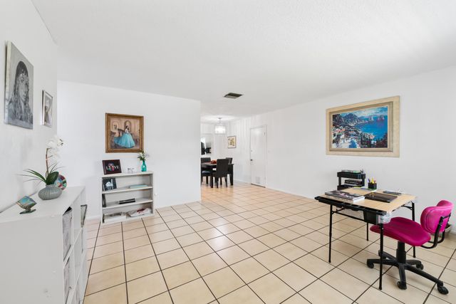7000 NW 95TH Terrace, Tamarac, FL 33321