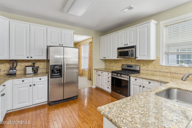 4 Portchester Drive, Jackson, NJ 08527