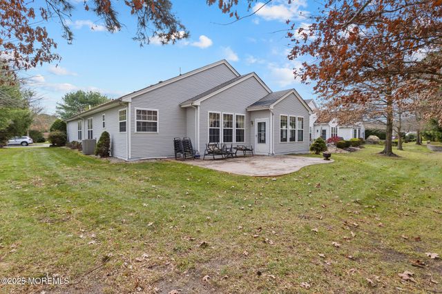 4 Portchester Drive, Jackson, NJ 08527