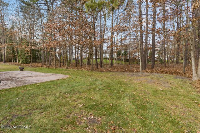 4 Portchester Drive, Jackson, NJ 08527