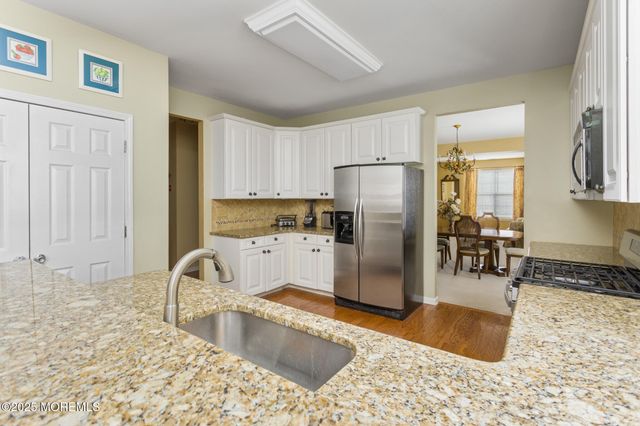 4 Portchester Drive, Jackson, NJ 08527