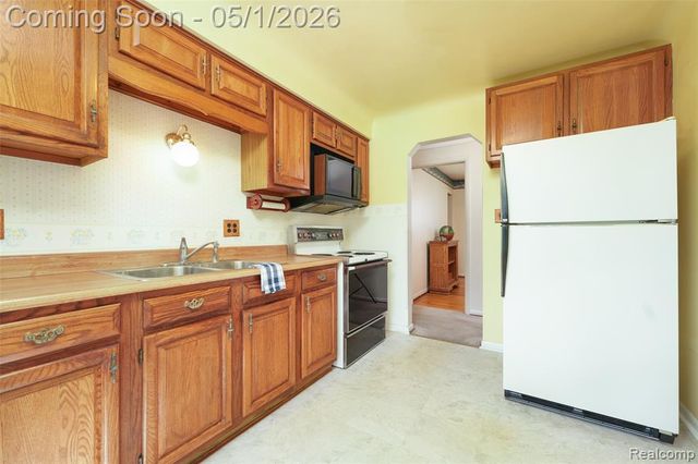 29225 Grove Street, Livonia, MI 48154