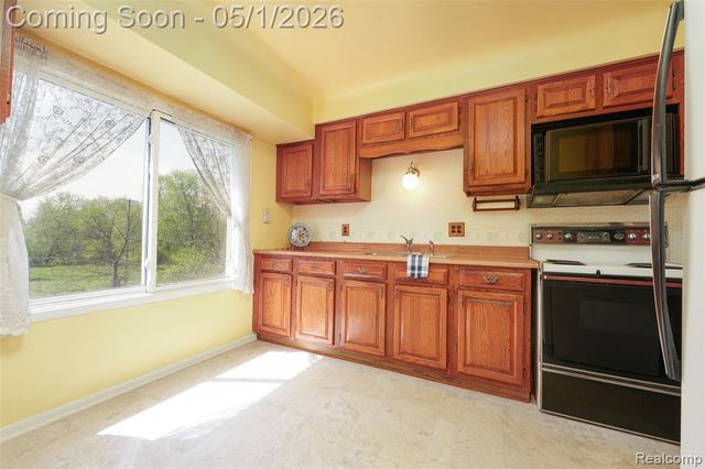 29225 Grove Street, Livonia, MI 48154