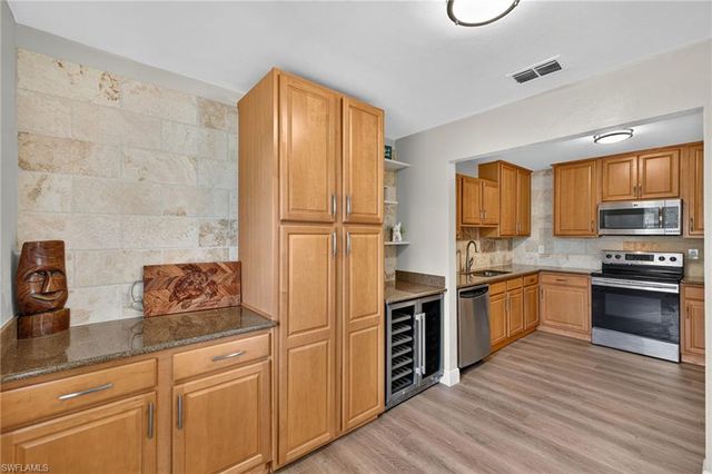 3656 Suntrust DR, Fort Myers, FL 33916