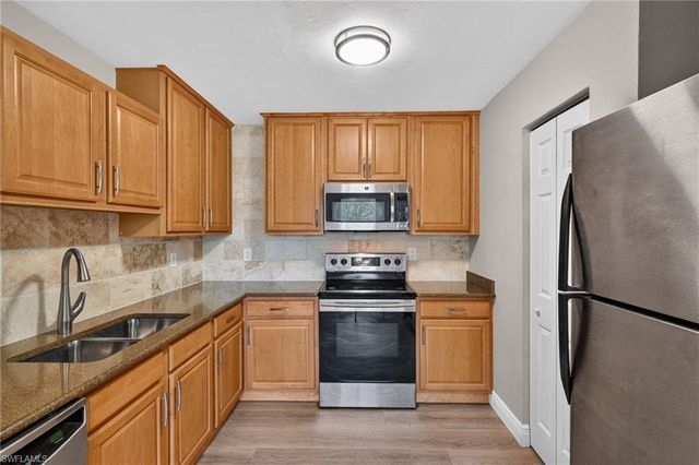 3656 Suntrust DR, Fort Myers, FL 33916
