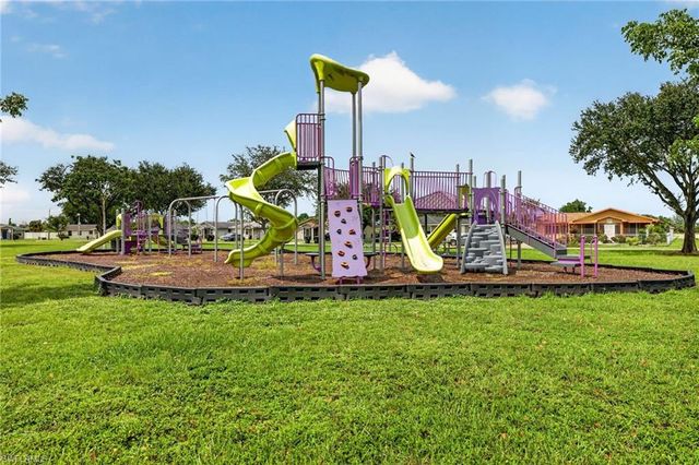 3656 Suntrust DR, Fort Myers, FL 33916