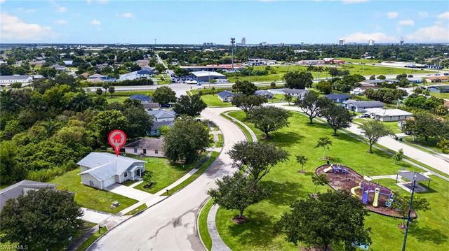 3656 Suntrust DR, Fort Myers, FL 33916