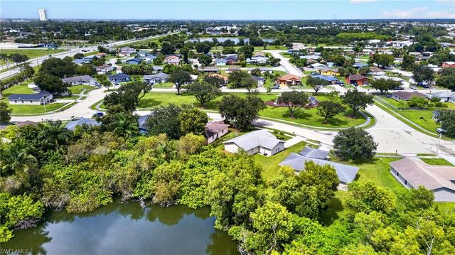 3656 Suntrust DR, Fort Myers, FL 33916