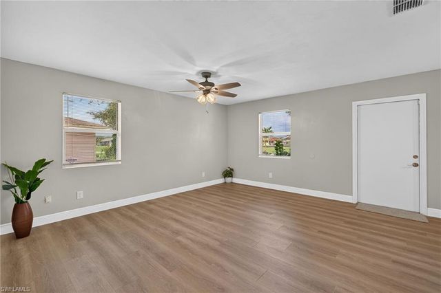 3656 Suntrust DR, Fort Myers, FL 33916