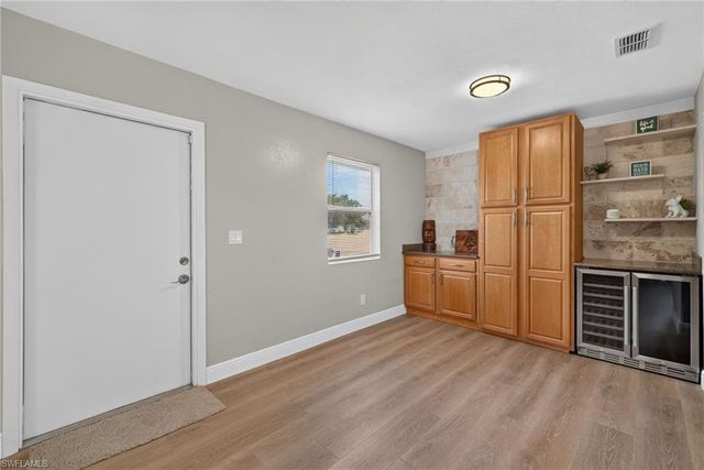 3656 Suntrust DR, Fort Myers, FL 33916