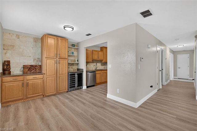 3656 Suntrust DR, Fort Myers, FL 33916
