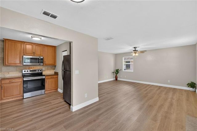 3656 Suntrust DR, Fort Myers, FL 33916