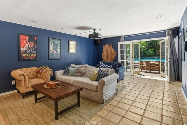 4237 Ellenita, Tarzana, CA 91356