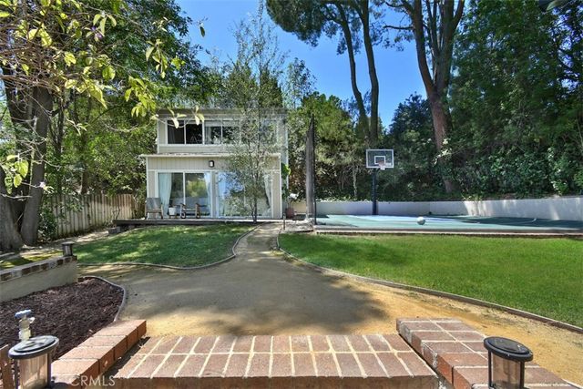 4237 Ellenita, Tarzana, CA 91356