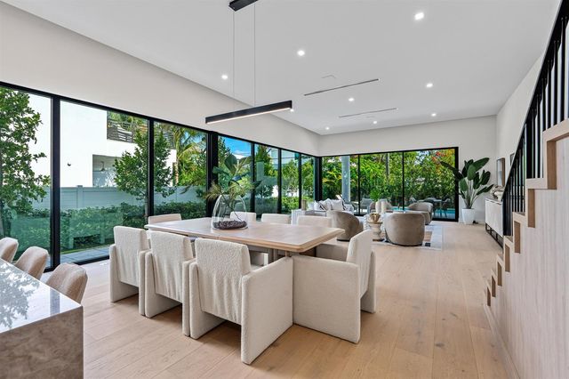 723 Lake Avenue N, Delray Beach, FL 33483