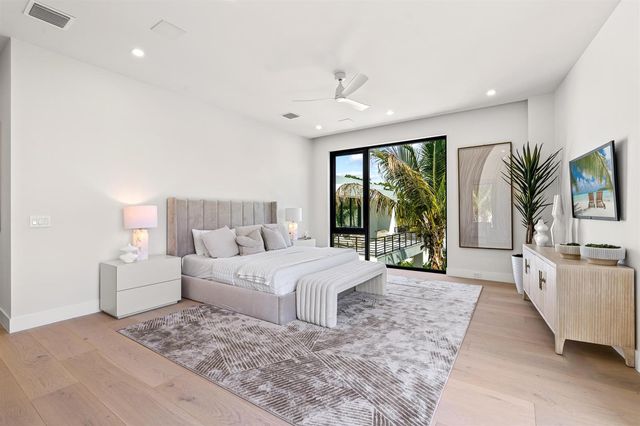 723 Lake Avenue N, Delray Beach, FL 33483