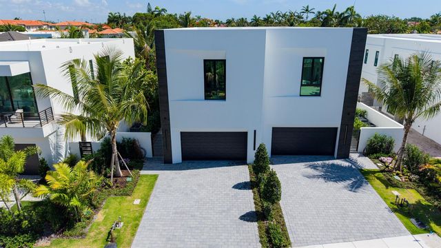723 Lake Avenue N, Delray Beach, FL 33483