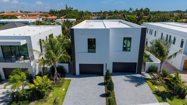 723 Lake Avenue N, Delray Beach, FL 33483