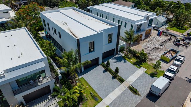 723 Lake Avenue N, Delray Beach, FL 33483