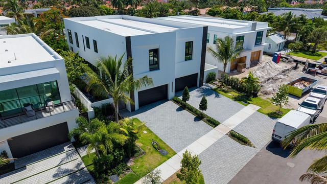 723 Lake Avenue N, Delray Beach, FL 33483