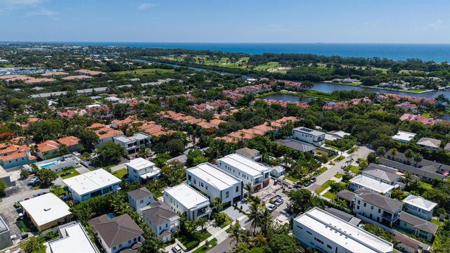 723 Lake Avenue N, Delray Beach, FL 33483