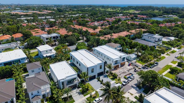 723 Lake Avenue N, Delray Beach, FL 33483