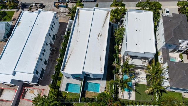 723 Lake Avenue N, Delray Beach, FL 33483