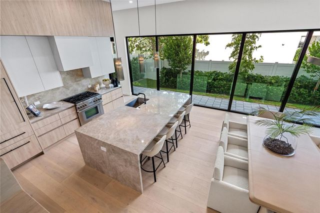 723 Lake Avenue N, Delray Beach, FL 33483