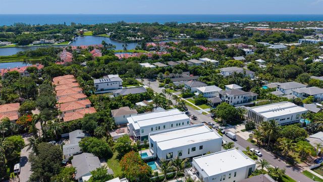 723 Lake Avenue N, Delray Beach, FL 33483