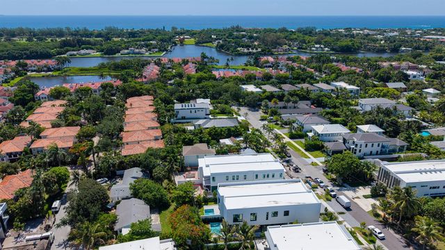 723 Lake Avenue N, Delray Beach, FL 33483