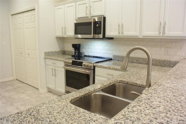 1213 GRANTHAM DRIVE, Sarasota, FL 34234