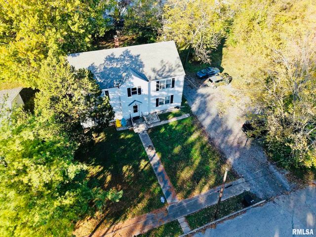 419 E CHURCH Street, Benton, IL 62812