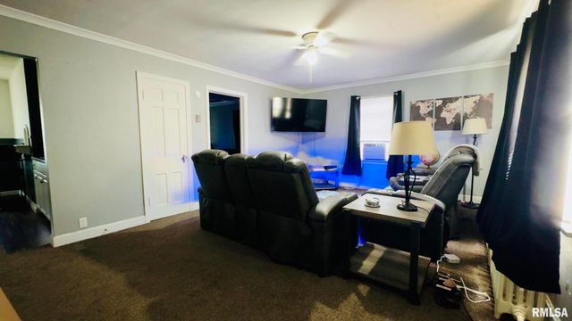 419 E CHURCH Street, Benton, IL 62812