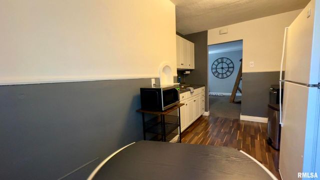 419 E CHURCH Street, Benton, IL 62812