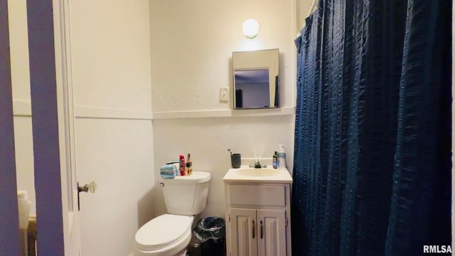 419 E CHURCH Street, Benton, IL 62812