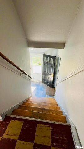 419 E CHURCH Street, Benton, IL 62812