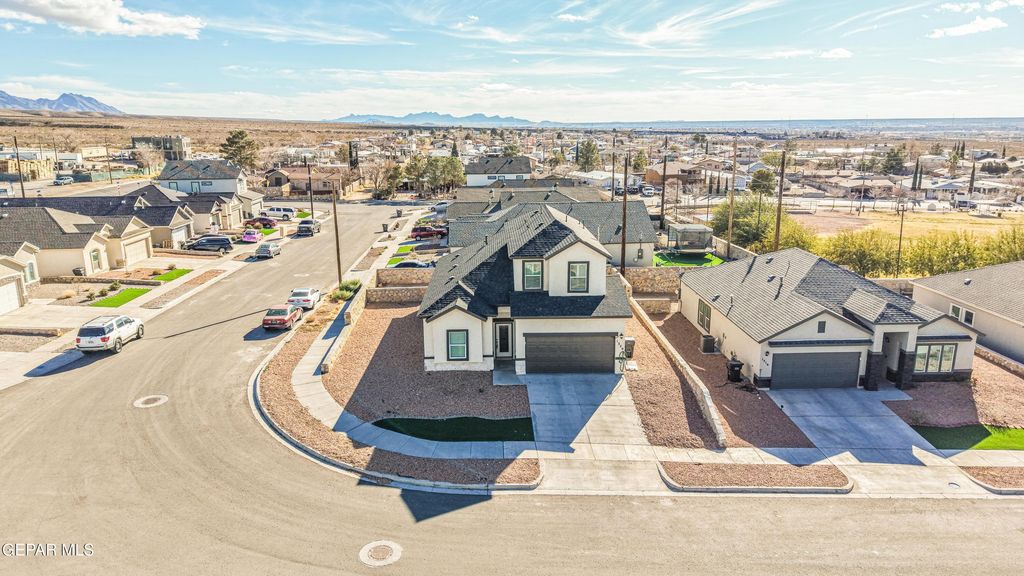 1320 Hickerson Drive, Canutillo, TX 79835