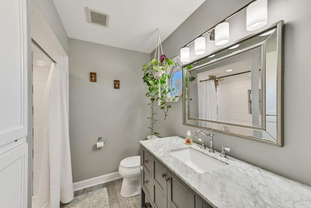 4213 W Madison BOULEVARD, Franklin, WI 53132